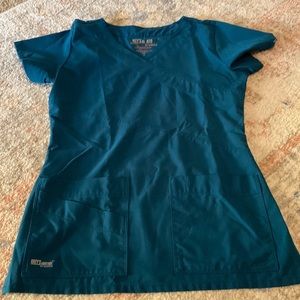 Greys Anatomy by Barco scrub top. Size S. Teal. 3 front pockets.